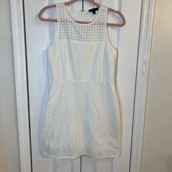 Banana Republic Eyelet Dress Sleeveless White Summer Casual Petite 6P 100 Cotton - Picture 1 of 10